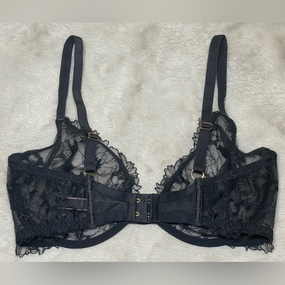 Victoria’s Secret Unlined Low Cut Demi Lace Bra - Picture 2 of 3